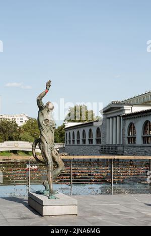 Statue de Prométhée sur le pont de Butcher, Ljubljana, Slovénie Banque D'Images