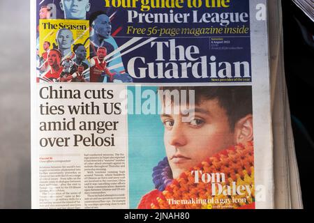 "La Chine coupe ses liens avec les Etats-Unis dans un contexte de colère contre Pelosi" page principale du journal Guardian, Nancy Pelosi visite à Taïwan article 6 août 2022 Londres UK Banque D'Images