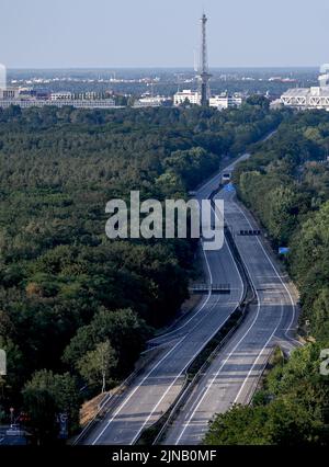 Berlin, Allemagne. 09th août 2022. Vue sur l'AVUS fermé à Berlin. Credit: Britta Pedersen/dpa/Alay Live News Banque D'Images