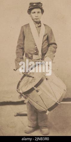 Taylor, jeune Drummer Boy pour 78e d'infanterie des troupes de couleur, en uniforme avec drum Banque D'Images