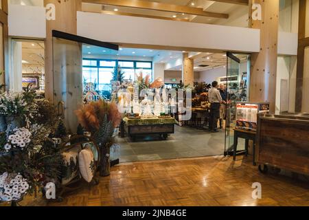 Wyoming, États-Unis - 20 juillet 2022 : boutique de cadeaux à l'intérieur du Lodge du lac Jackson dans le parc national de Grand Teton Banque D'Images