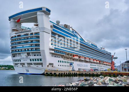 Princesse des Caraïbes pendant son port d'escale à Sydney, Nouvelle-Écosse, sur 10 août 2022. Le navire appartient à Princess Cruises et a une capacité de ove Banque D'Images