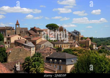 Vue sur le village/ville de Belvès dans la région du Périgord Noir de la Dordogne. Il a reçu le titre d'un des 'plus Beaux villagess' Banque D'Images