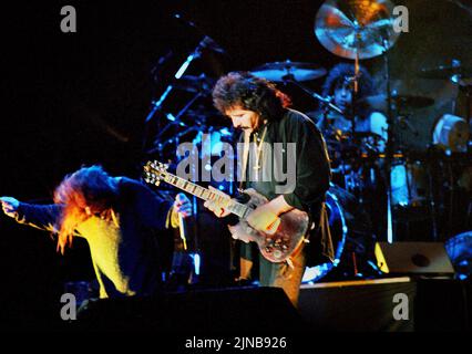 Black Sabbath, guitariste Tony Iommi, Black Sabbath, Heavy Metal groupes de tous les temps, Black Sabbath étaient un groupe de rock anglais formé à Birmingham, pionniers de la musique de métaux lourds. Tony Martin – chant Tony Iommi – Guitare, Geezer Butler – Basse, Bobby Rondinelli – batterie, photo Kazimierz Jurewicz Banque D'Images