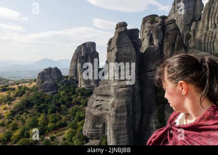 Météores - massif de grès et de roches conglomérées dans le centre de la Grèce à l'extrémité nord-ouest de la plaine thessalie près de la ville de Kalambaka Banque D'Images