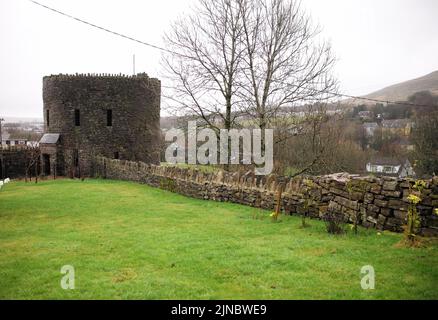 Image ©sous licence de Parsons Media. 29/12/2021. Londres, Royaume-Uni. Roundhouse Farm - William Wales. Vue générale de Roundhouse Farm - William, Nantyglo, pays de Galles du Sud. Ce cottage classé de catégorie II se trouve dans le parc d'un ancien chantier d'arironneries. Situé dans le parc d'un site historique, le complexe Nantyglo Ironworks, dans la vallée d'Ebbw-Fach, dans le sud-est du pays de Galles. Photo par Andrew Parsons / Parsons Media Banque D'Images