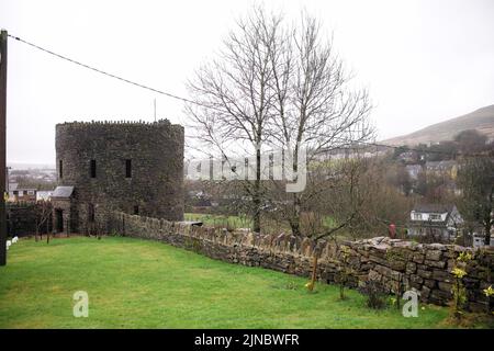 Image ©sous licence de Parsons Media. 29/12/2021. Londres, Royaume-Uni. Roundhouse Farm - William Wales. Vue générale de Roundhouse Farm - William, Nantyglo, pays de Galles du Sud. Ce cottage classé de catégorie II se trouve dans le parc d'un ancien chantier d'arironneries. Situé dans le parc d'un site historique, le complexe Nantyglo Ironworks, dans la vallée d'Ebbw-Fach, dans le sud-est du pays de Galles. Photo par Andrew Parsons / Parsons Media Banque D'Images