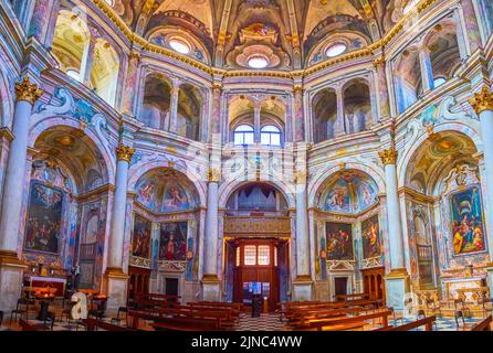 PAVIA, ITALIE - 9 AVRIL 2022 : Panorama de la salle principale du Sanctuaire de Santa Maria di Canepova, sur 9 avril à Pavia, Italie Banque D'Images