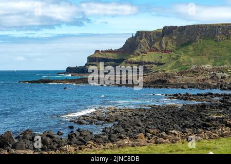 Côte à Giant's Causeway, près des Bushmills, Antrim, Irlande du Nord Banque D'Images