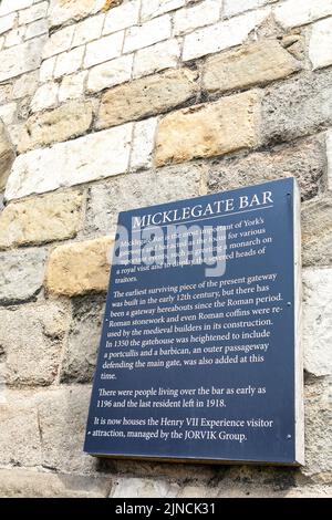 Micklegate Bar, murs de la ville historique de York et porte de la ville, maintenant un musée, York, Yorkshire, Angleterre, été 2022 Banque D'Images
