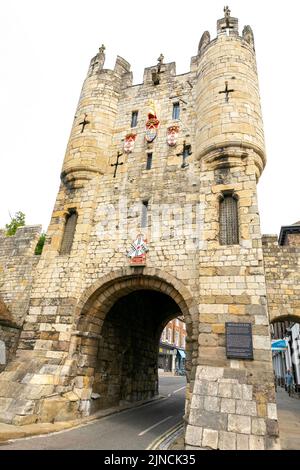 Micklegate Bar, murs de la ville historique de York et porte de la ville, maintenant un musée, York, Yorkshire, Angleterre, été 2022 Banque D'Images