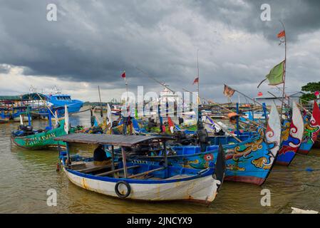 Le port de Jepara est dans la zone de KUPP Jepara qui est situé dans le centre de Java, l'emplacement de la jetée est sur la côte nord avec la position de Banque D'Images