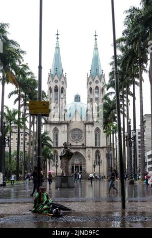 Détail architectural de la cathédrale métropolitaine de São Paulo, également connue sous le nom de cathédrale du Siège (Catedral da Sé), cathédrale catholique romaine Banque D'Images