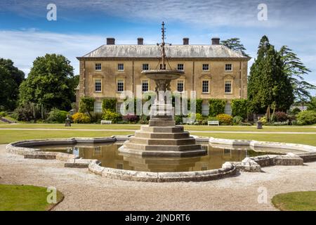 Pencenarrow House & Gardens, une grande maison géorgienne à Cornwall, en Angleterre. Banque D'Images