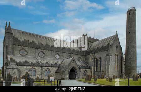 Cathédrale St Canice et tour ronde, Kilkenny, Co. Kilkenny, Irlande Banque D'Images