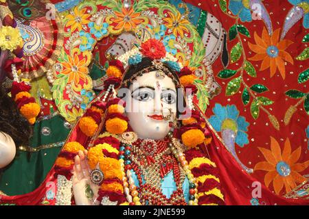 Sculptures de radha govindji dans le temple iskcon d'ahmedabad, Gujarat Banque D'Images