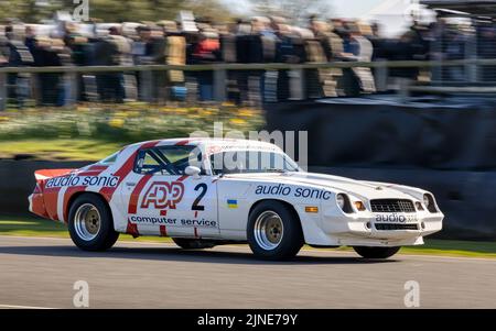 Camaro Z28 1978 de Chevrolet avec le pilote James Thorpe lors de la course du trophée Gerry Marshall à la réunion des membres de Goodwood 79th, à Sussex, au Royaume-Uni. Banque D'Images