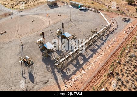 Une petite station de compression pour un gazoduc de 12' de GNL ou de gaz naturel liquéfié dans la vallée espagnole, près de Moab, Utah. Banque D'Images