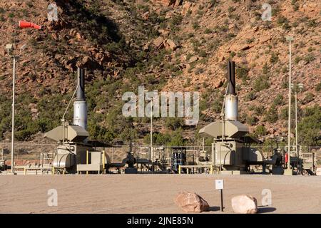 Une petite station de compression pour un gazoduc de 12' de GNL ou de gaz naturel liquéfié dans la vallée espagnole, près de Moab, Utah. Banque D'Images