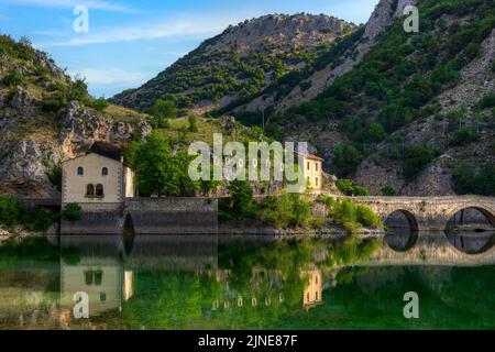 Villalago, Aquila, Abruzzes, Italie Banque D'Images