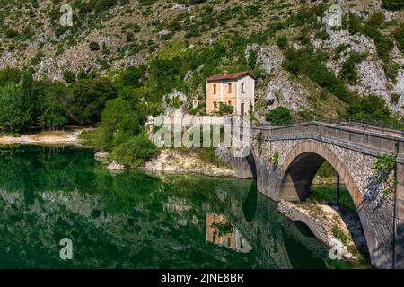 Villalago, Aquila, Abruzzes, Italie Banque D'Images