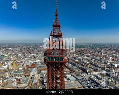 Tour Blackppol, terrasse d'observation , Haut en bas, Drone aérien , vu de l'air, vue de l'oeil d'oiseaux Banque D'Images