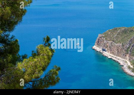 Nafplion, Grèce, 17 juillet 2022. Vue sur la mer depuis fort Palamidi. Nafplion est une ville grecque du Péloponnèse. Banque D'Images