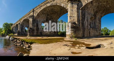 Viaduc disused connu sous le nom d'Alston Arches dans Haltwhistle Northumberland Banque D'Images