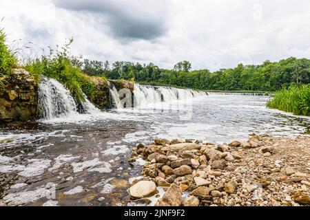 Venta Waterfall ou Ventas Rumba à Kuldiga, Lettonie Banque D'Images