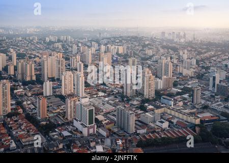 Vue aérienne du quartier de Lapa et Vila Romana - Sao Paulo, Brésil Banque D'Images