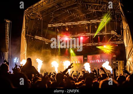 Sister Bliss et Dean Oram aka Drum Warrior se produire comme système audio sans Faithless au Carfest North à Cheshire le 23rd juillet 2022. Banque D'Images