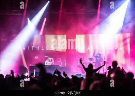 Sister Bliss et Dean Oram aka Drum Warrior se produire comme système audio sans Faithless au Carfest North à Cheshire le 23rd juillet 2022. Banque D'Images