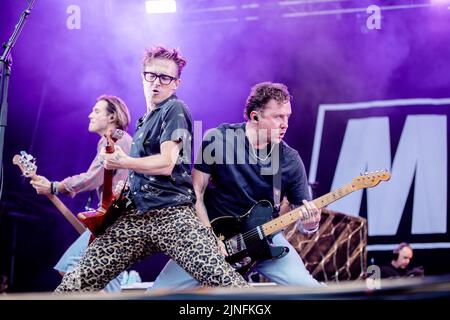 Tom Fletcher, Danny Jones, Dougie Poynter et Harry Judd de McFly se produit au Carfest North à Cheshire le 23rd juillet 2022. Banque D'Images