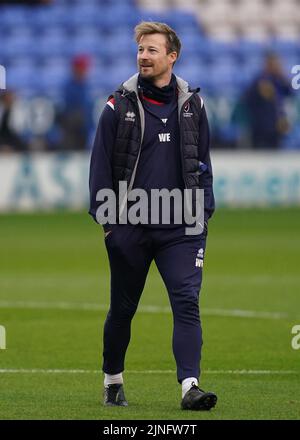 Photo du dossier datée du 18-12-2021 de l'entraîneur de Cheltenham Town Wade Elliott qui se rappellera de ses réguliers pour le match de la Sky Bet League One contre Portsmouth. Date de publication : jeudi 11 août 2022. Banque D'Images