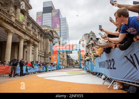 30th juillet 2022 - Birmingham, Angleterre. Le marathon féminin se termine aux Jeux du Commonwealth de Birmingham en 2022 à la place Victoria. Banque D'Images