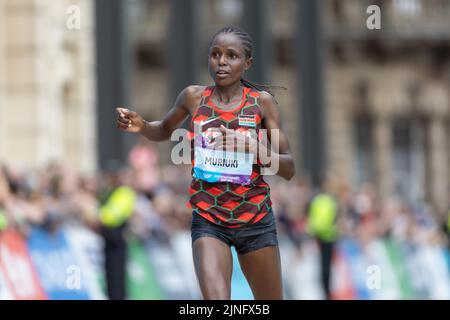 Margaret Muriuki, au Kenya, termine 2nd au marathon féminin des Jeux du Commonwealth de 2022 à Birmingham Banque D'Images