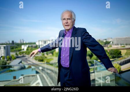 Berlin, Allemagne. 09th juin 2021. Harald Schmidt, artiste de cabaret, acteur, présentateur, animateur, Pose pour une photo à Berlin, 9 juin 2021. Copyright: Janine Schwithz/ photothek.de crédit: dpa/Alay Live News Banque D'Images