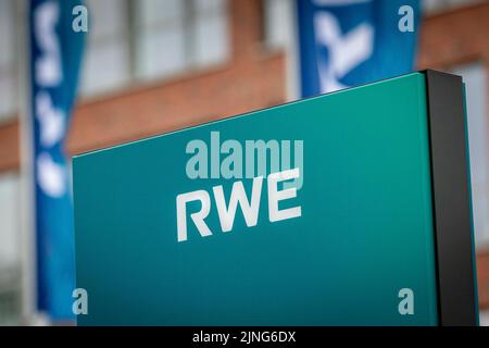 Repas, Allemagne. 04th févr. 2022. Un panneau de la société RWE à leur siège social à Essen, 4 février 2022. Credit: dpa/Alay Live News Banque D'Images