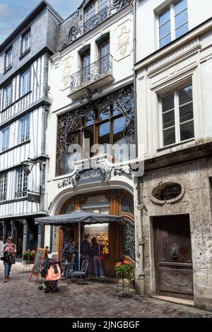 Dame Cakes café dans la vieille ville de Rouen en Normandie Banque D'Images