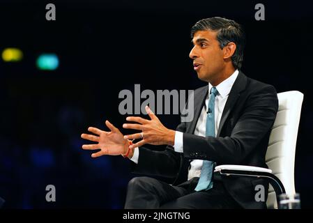 Rishi Sunak lors d'un événement de hustings à Cheltenham, dans le cadre de la campagne pour être le chef du Parti conservateur et le prochain Premier ministre. Date de la photo: Jeudi 11 août 2022. Banque D'Images