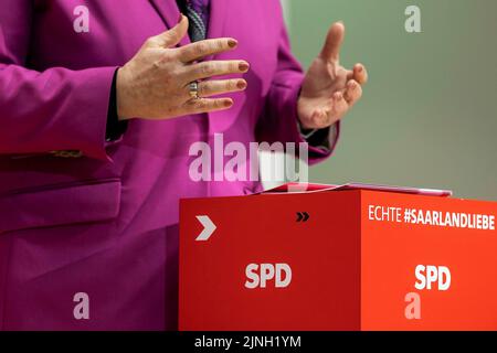 Berlin, Allemagne. 21st févr. 2022. Anke Rehlinger, présidente du SPD en Sarre, prise lors d'une conférence de presse après la réunion de l'exécutif du SPD à Berlin, 21 février 2022. Credit: dpa/Alay Live News Banque D'Images