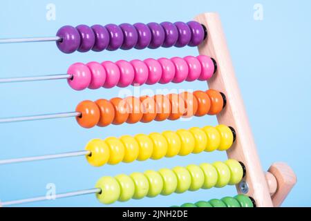 points colorés d'un abacus. Apprendre à compter dans l'enfance Banque D'Images