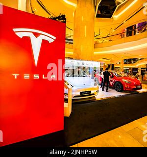 Tesla Model y sur les ventes à ION Orchard, Singapour. Banque D'Images