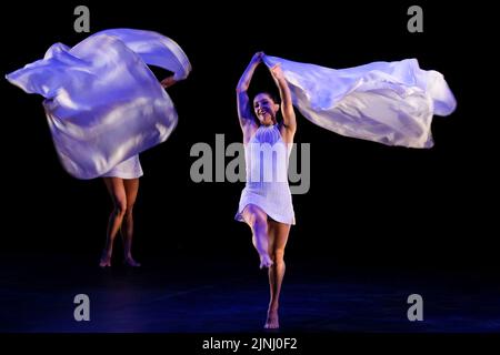 Vérone, Italie. 11th août 2022. Momix pendant MOMIX - Retour à Momix, Théâtre de Vérone, Italie, 11 août 2022 crédit: Agence de photo indépendante/Alamy Live News Banque D'Images