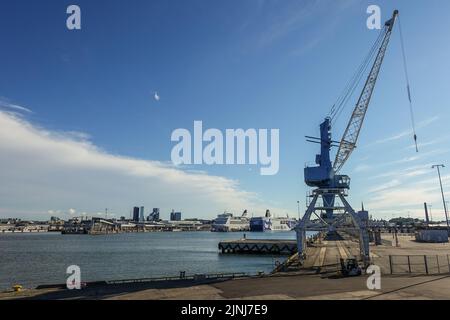 Tallinn, Estonie 31 juillet 2022 vue générale du port avec les navires, les ferries et les grues portuaires à Tallinn, Estonie, le 31 juillet 2022 (photo de Vadim Pacajev / Sipa USA) Banque D'Images