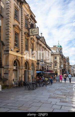 Cafe Revival est la plus ancienne maison de café de Bristol. Un bâtiment historique classé de 3 étages situé à Corn Street, au centre de Bristol, en Angleterre, au Royaume-Uni Banque D'Images