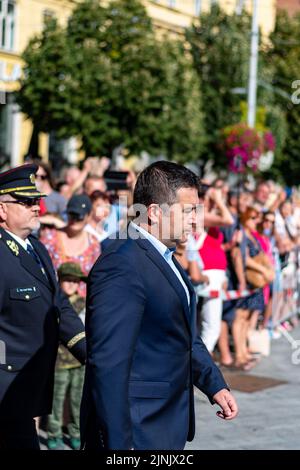 Brno, République tchèque - 10,9.2021: Le ministre de l'intérieur de la République tchèque, Jan Hamacek, est en visite à la cérémonie des promesses de police sur la place principale de Brno. Banque D'Images