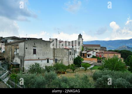 Vue panoramique de Sant'Agata de 'Goti, village médiéval de la province d'Avellino en Campanie, Italie. Banque D'Images