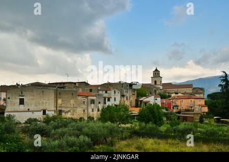 Vue panoramique de Sant'Agata de 'Goti, village médiéval de la province d'Avellino en Campanie, Italie. Banque D'Images