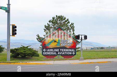 HELENA, MT -10 JUIN 2021 - vue sur l'aéroport régional de Helena (HLN), un aéroport régional public de Helena, capitale du Montana, États-Unis. Banque D'Images